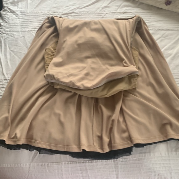 Shape FX cocktail formal dress black mesh over nude lining size 6 GUC - Picture 15 of 16